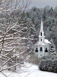 templom havas tájon